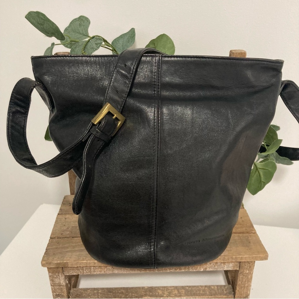 Vintage STONE MOUNTAIN Large Bucket Black Leather Crossbody Bag